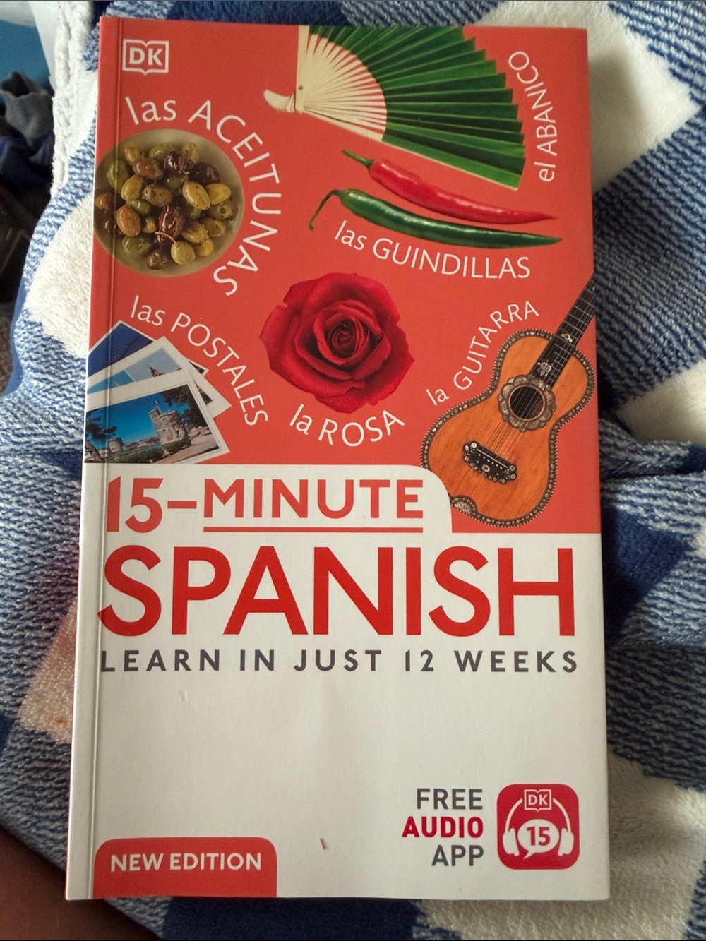 15-Minute Spanish Book in Red and White - Quick Language Guide